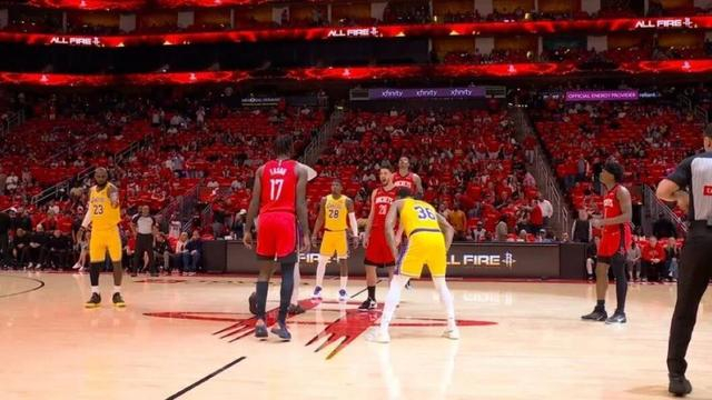 华体会登录入口-我X!绝杀!差点!今天老詹可太牛了!4-0了吧,4-0了|火箭|湖人|詹姆斯|勒布朗·詹姆斯|季后赛_新浪体育_新浪新闻